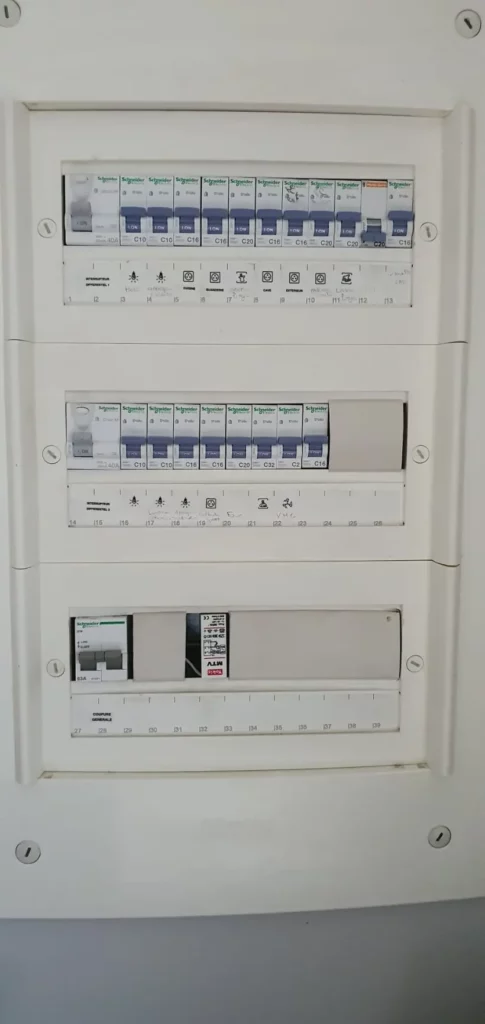 Faurelec Installation Alarme Maison Salon De Provence WhatsApp Image 2026 07 03 At 15.23.24 1 1
